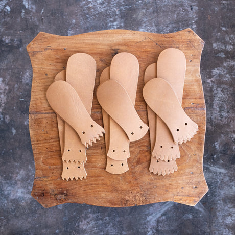 Tab Kiltie variety mix on a wooden table.