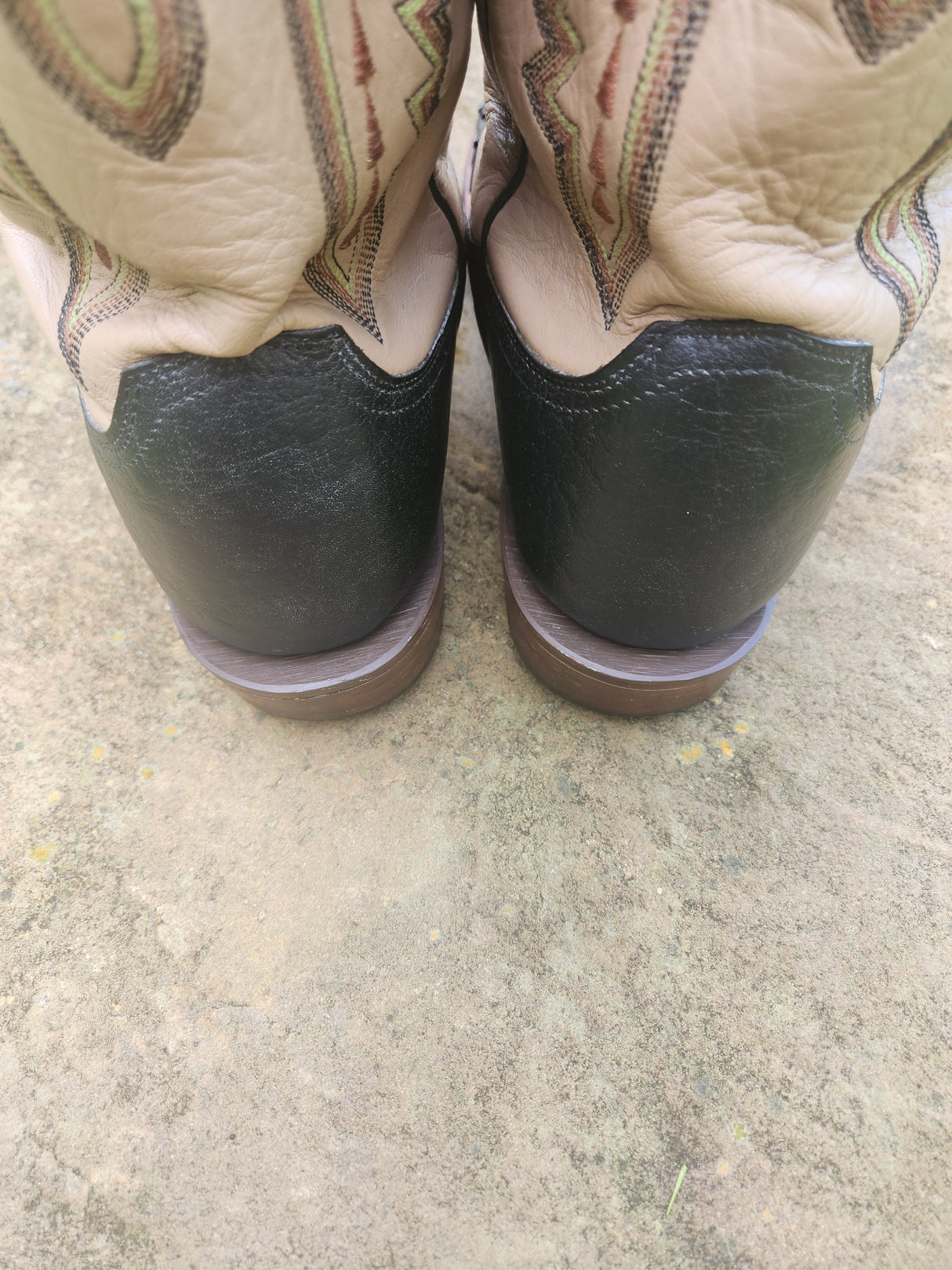 MARKETPLACE - LUCCHESE \ 10.5EE