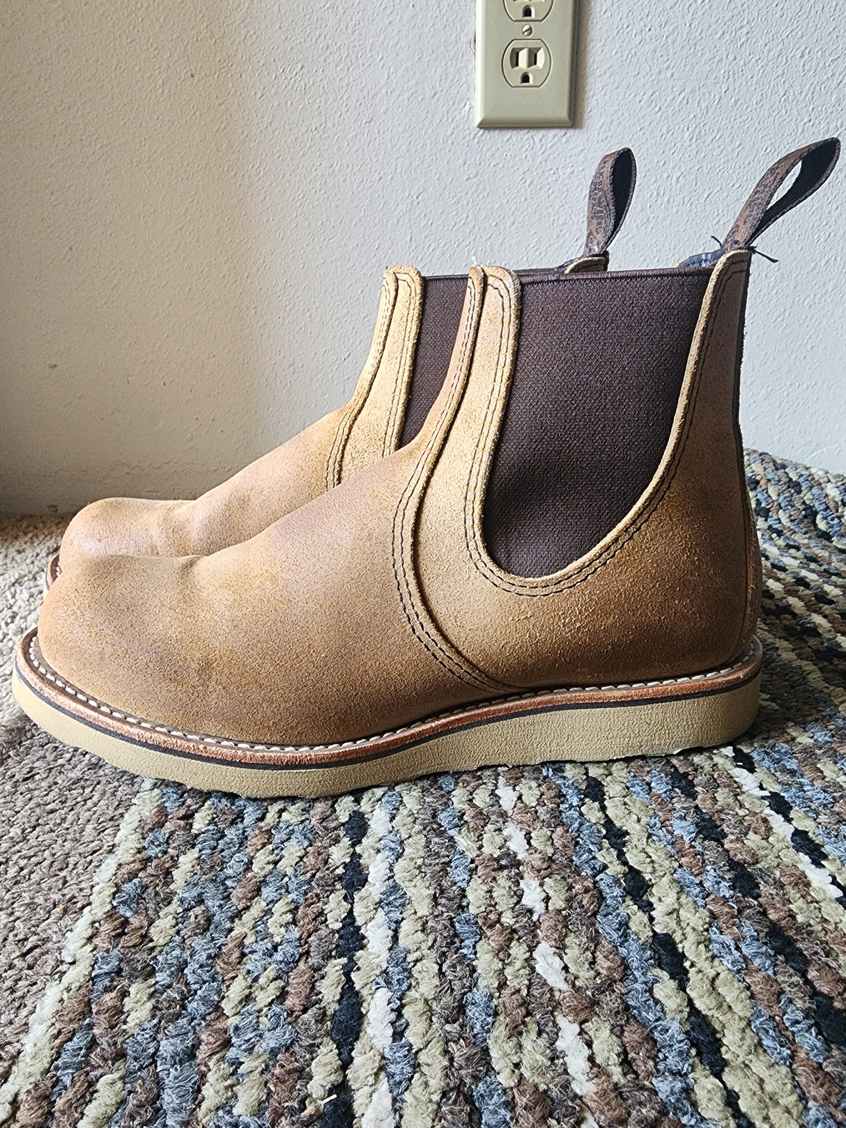 MARKETPLACE - RED WING Classic Chelsea \ 8.5D