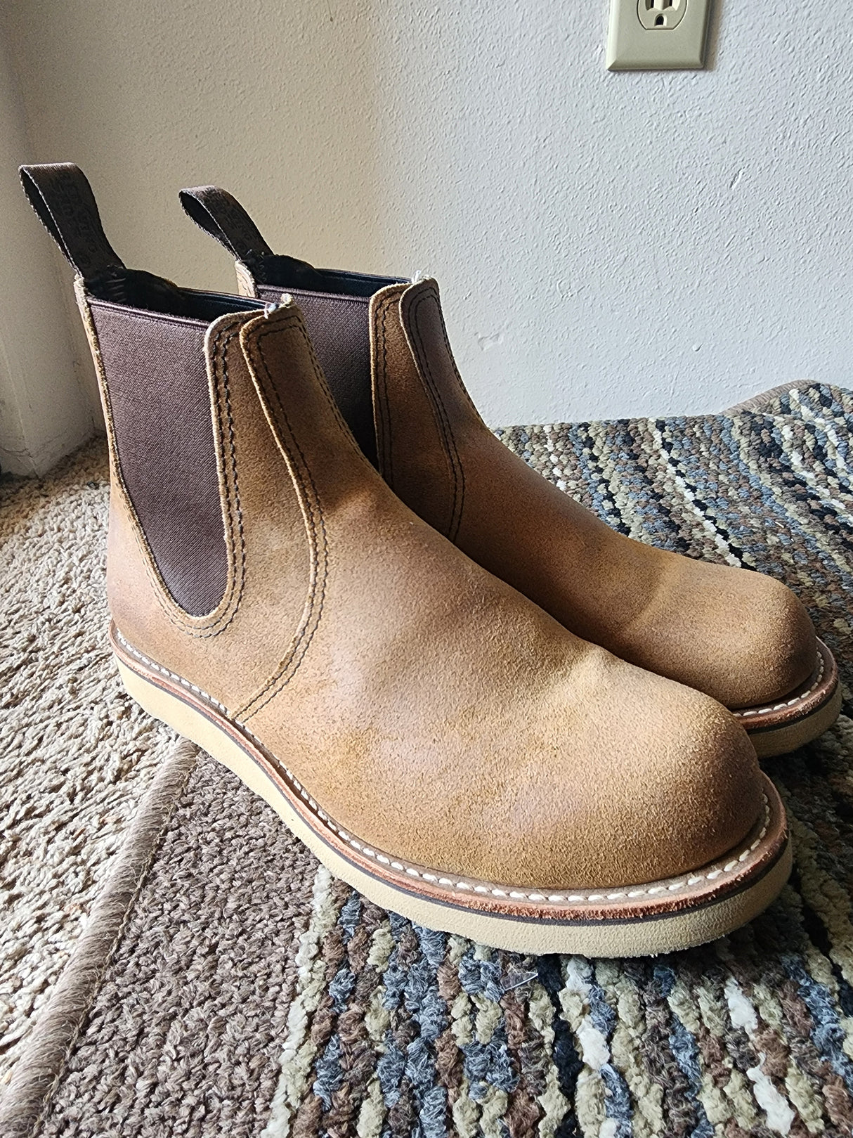 MARKETPLACE - RED WING Classic Chelsea \ 8.5D