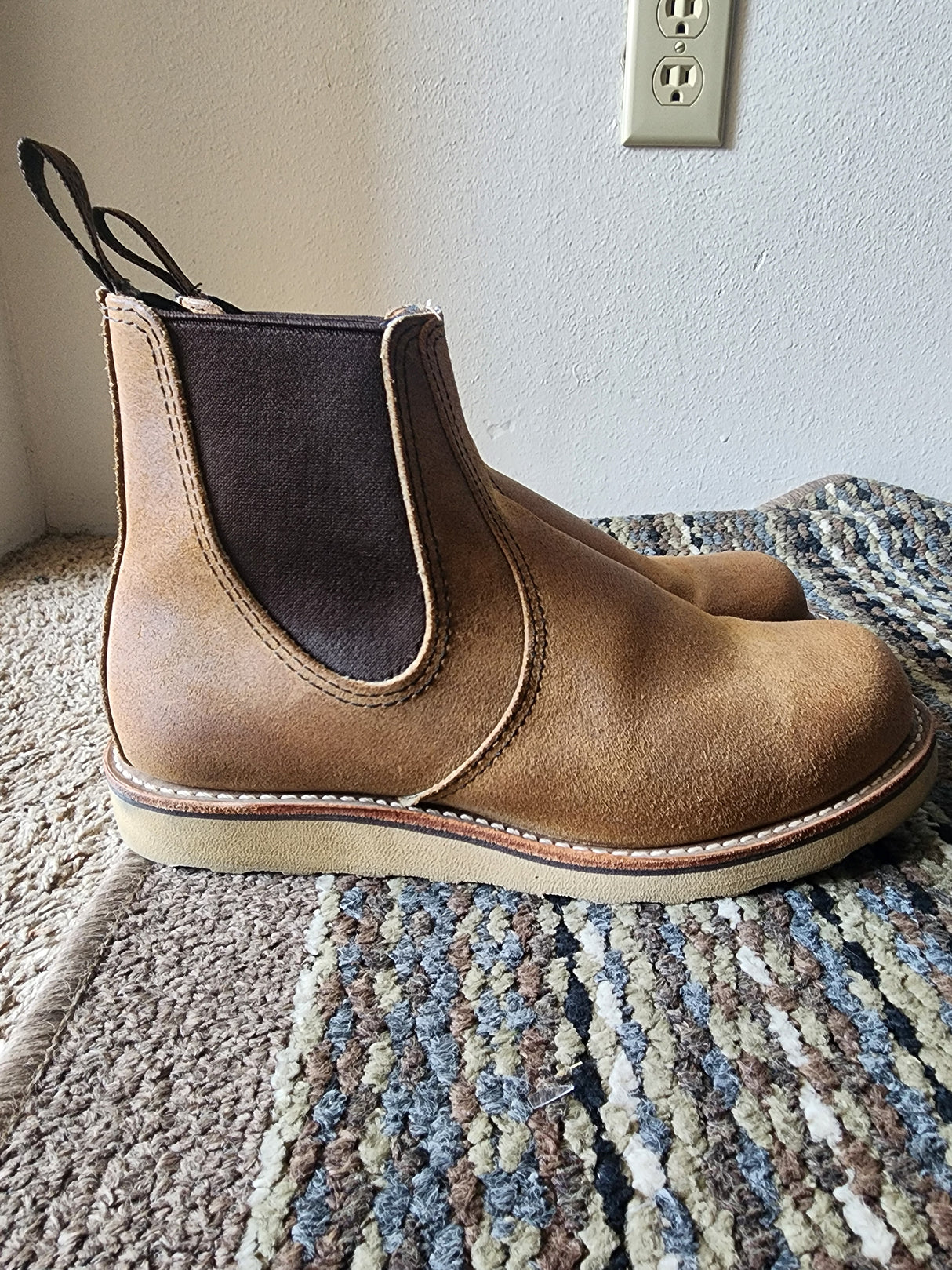 MARKETPLACE - RED WING Classic Chelsea \ 8.5D