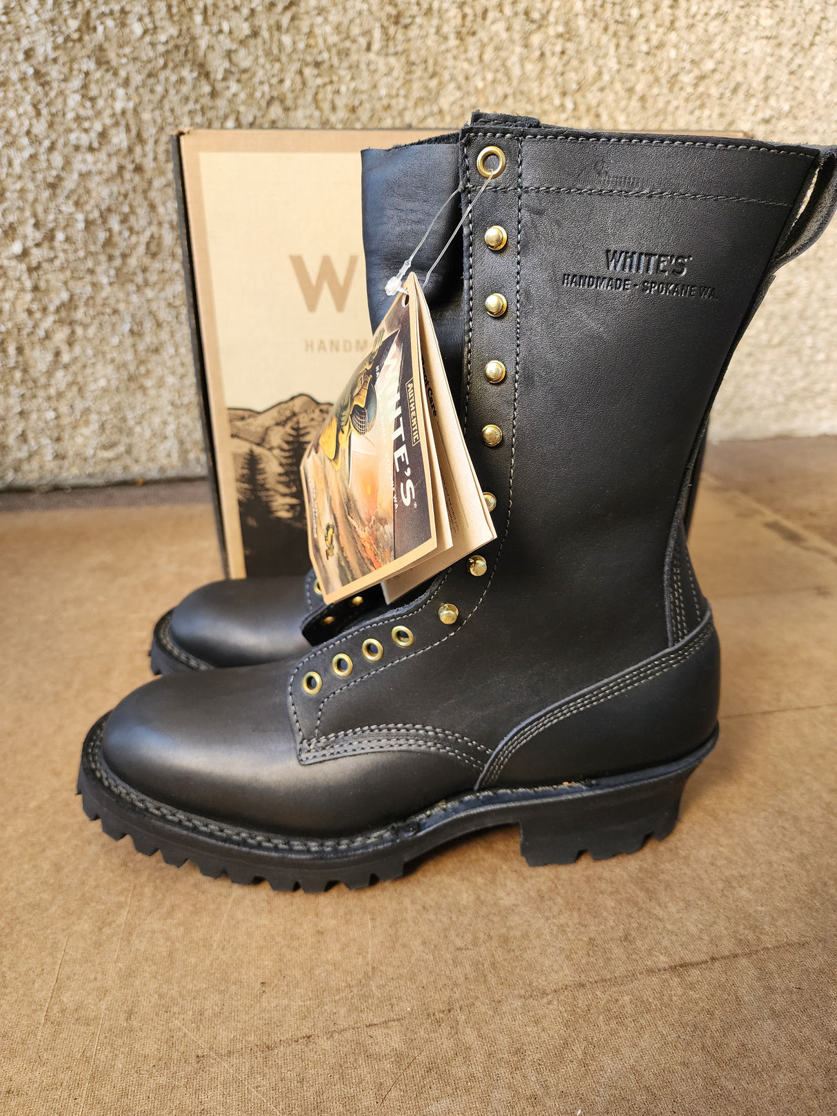 MARKETPLACE - WHITES C409 Smokejumper \ 9D