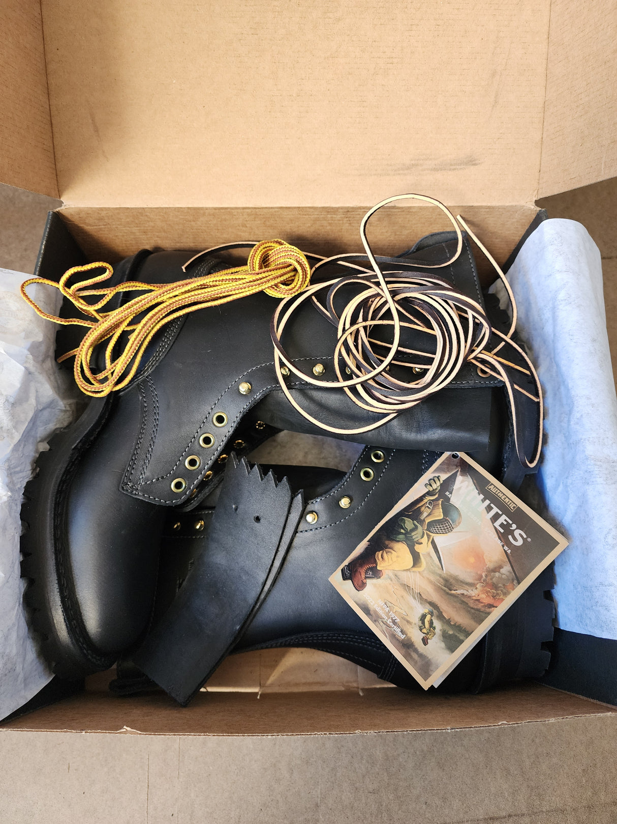 MARKETPLACE - WHITES C409 Smokejumper \ 9D