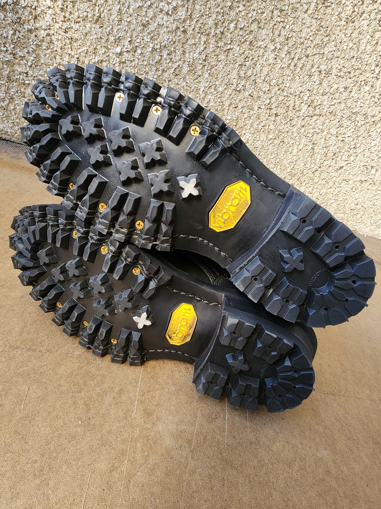 MARKETPLACE - WHITES C409 Smokejumper \ 9D