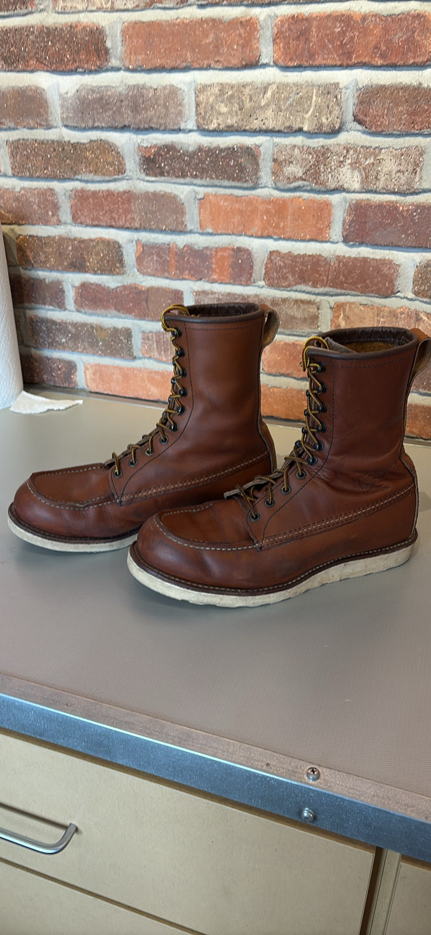 MARKETPLACE - RED WING \ 10877