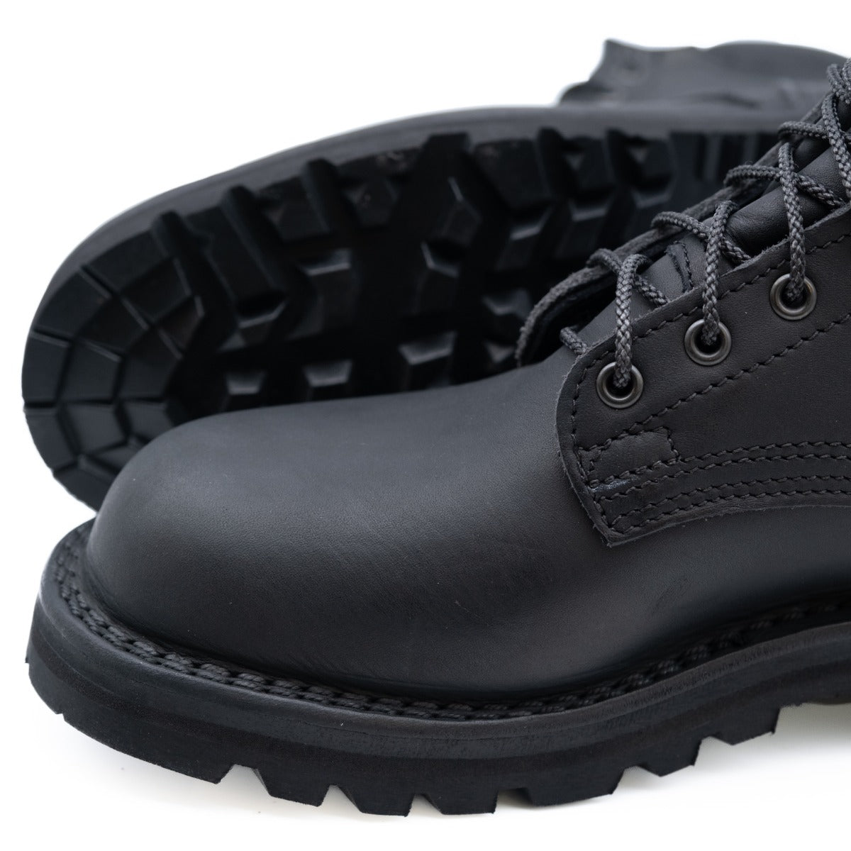 5 inch black boot with padded color.  Vibram Sierra aggressive sole.  Pull loop on back.