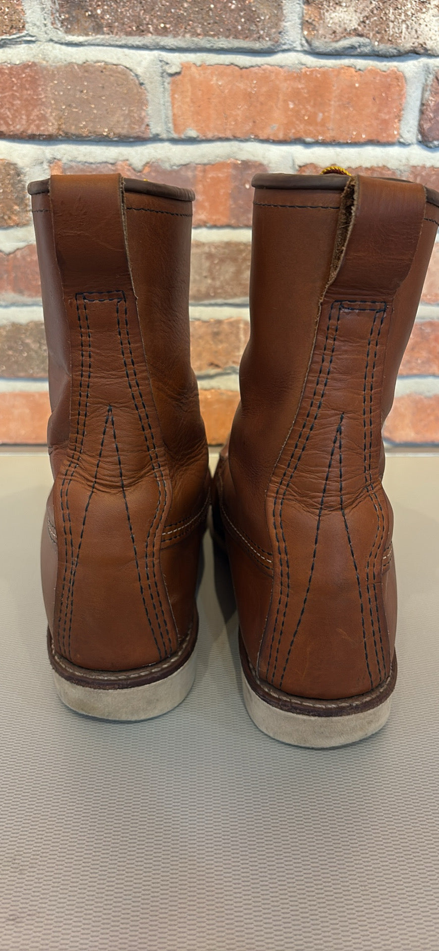 MARKETPLACE - RED WING \ 10877