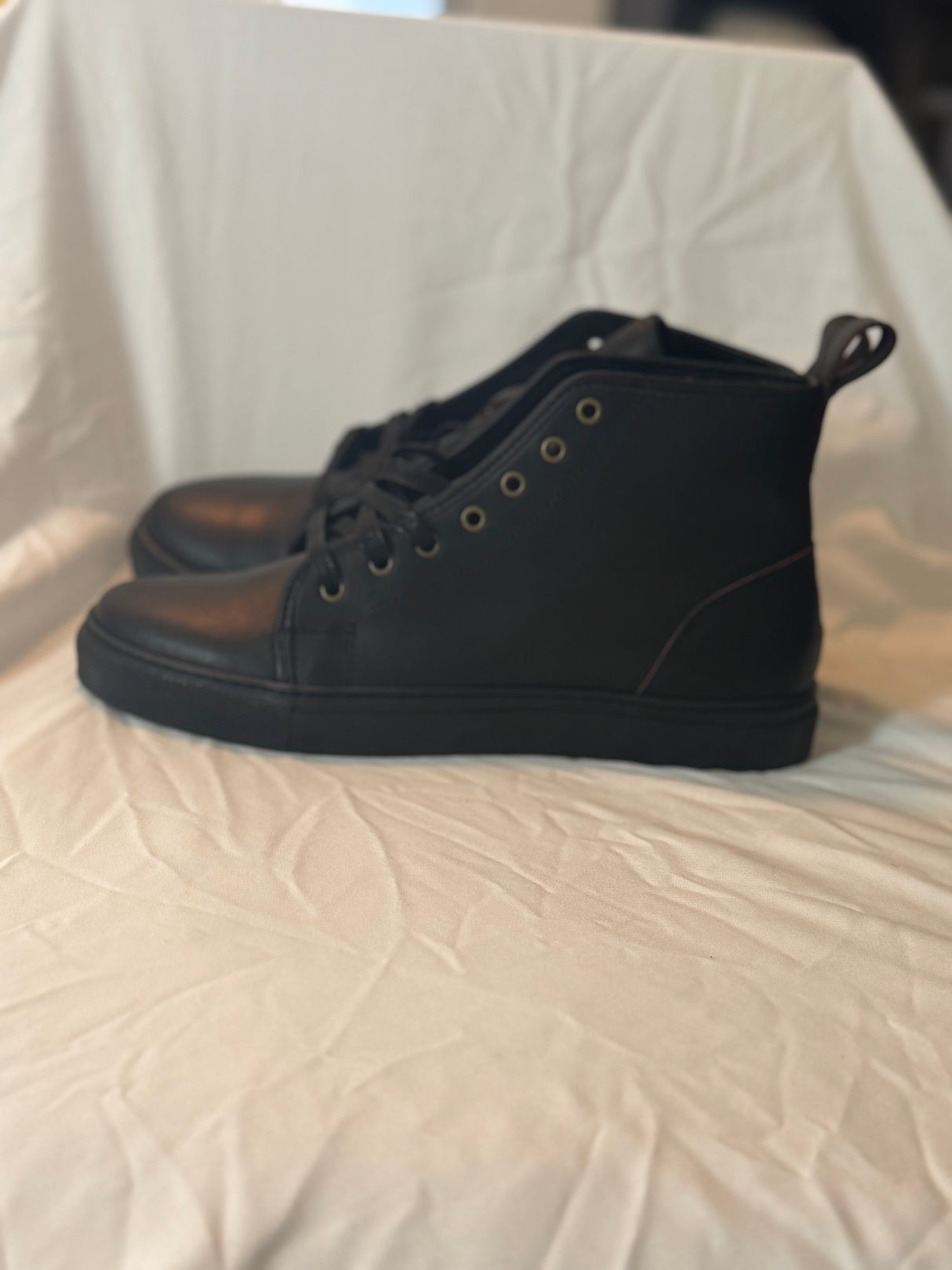 MARKETPLACE - ROSE ANVIL x GORAL Smugs High Top \ 10.5 Wide