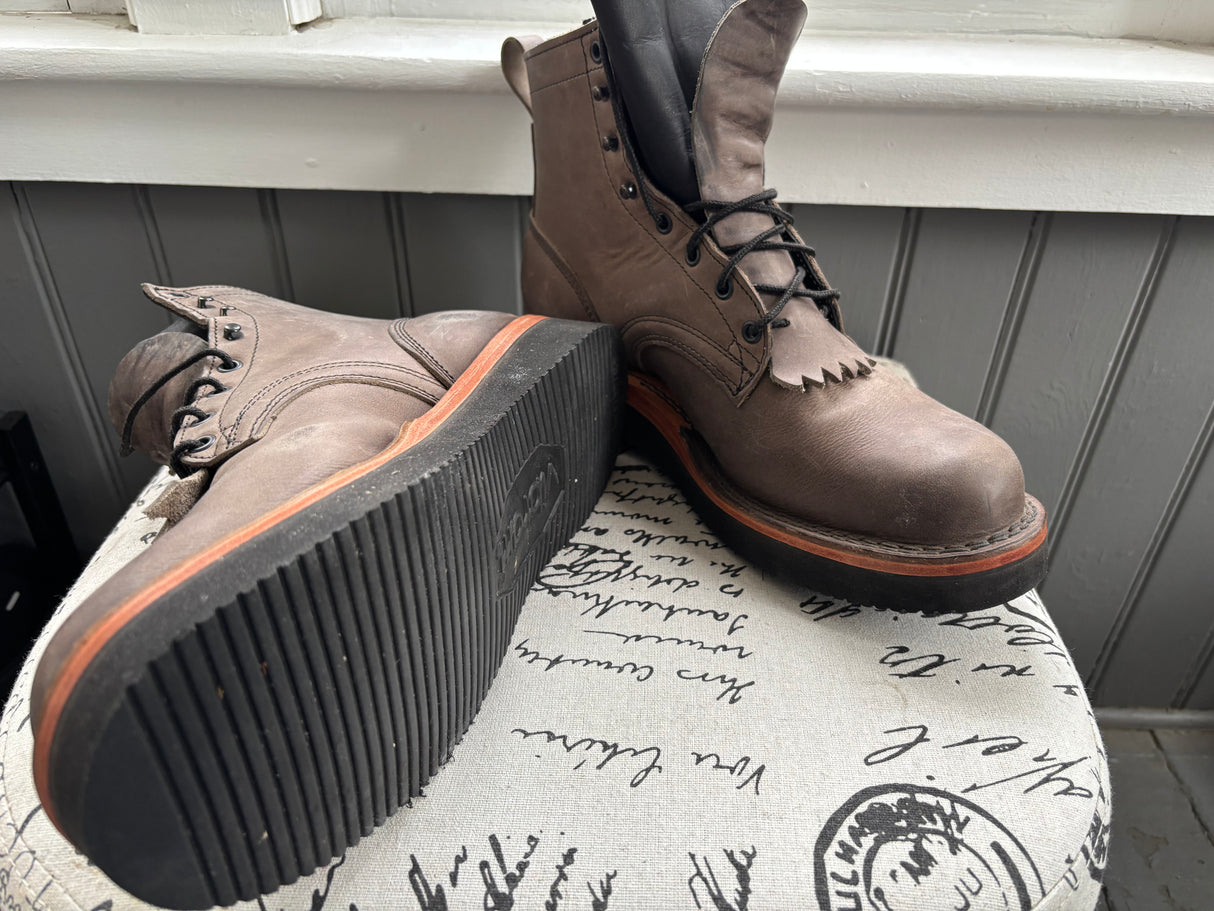 MARKETPLACE - FRANKS Rainiers \ 9.5EE