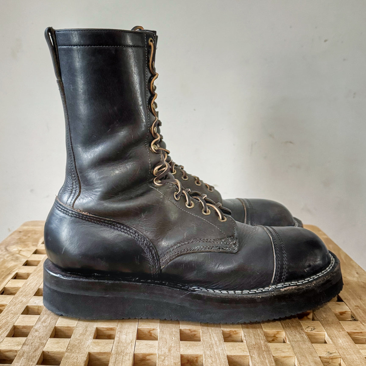 MARKETPLACE - WHITES Smokejumper Rebuilds \ 9.5C