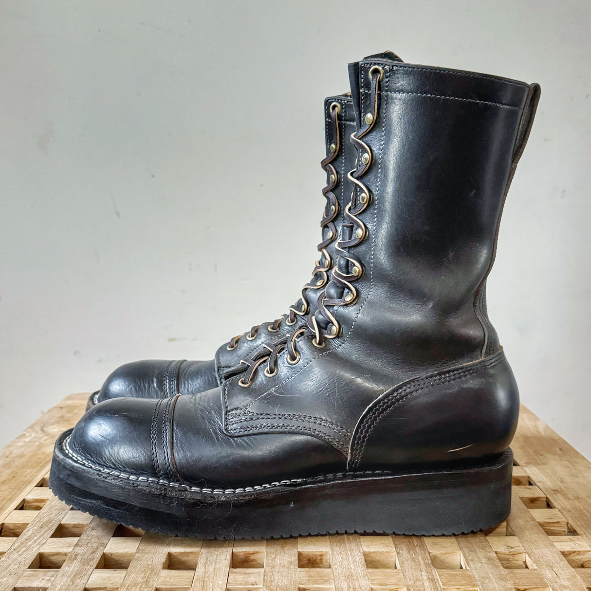 MARKETPLACE - WHITES Smokejumper Rebuilds \ 9.5C