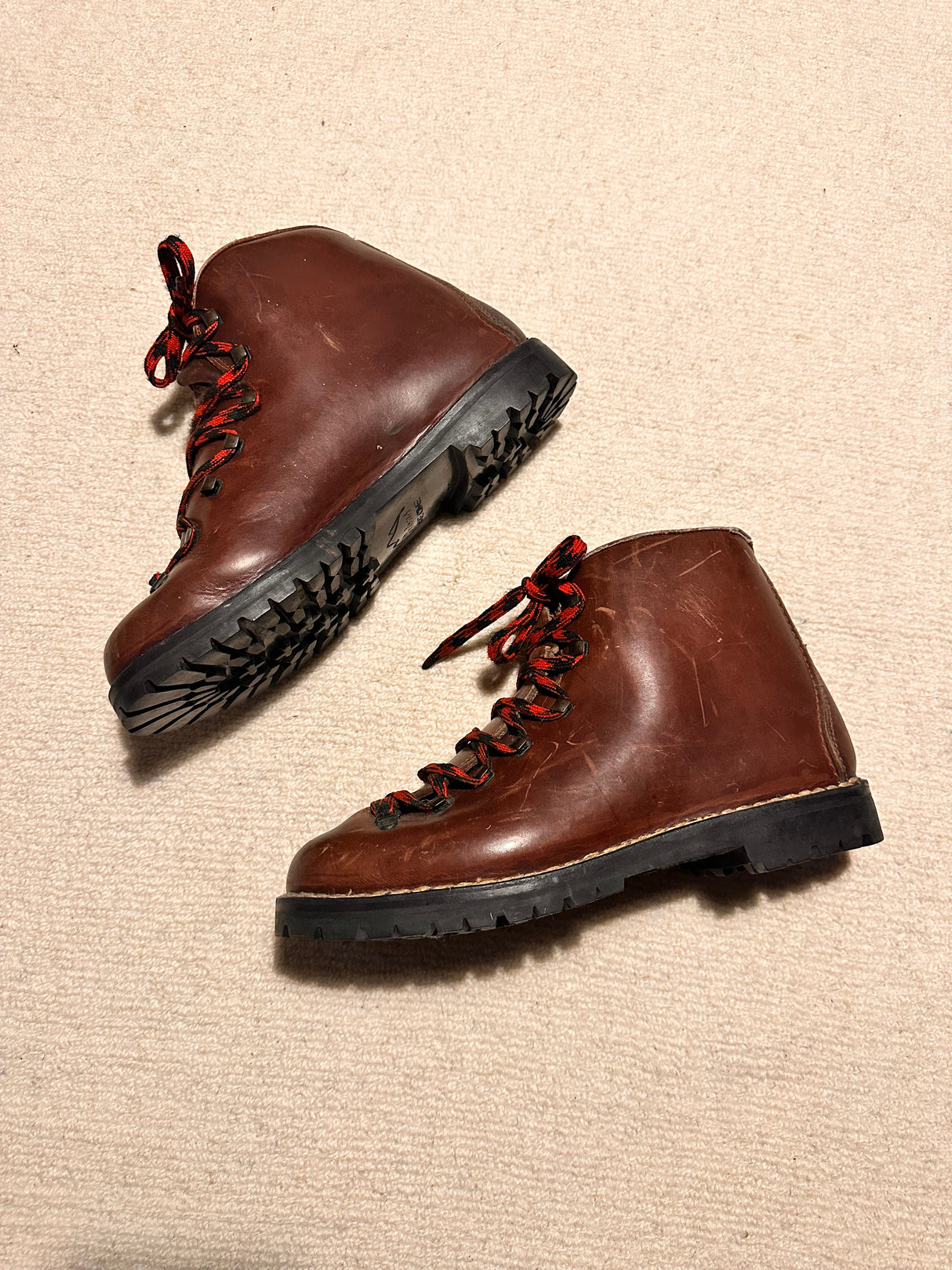 MARKETPLACE - DANNER \ 10D