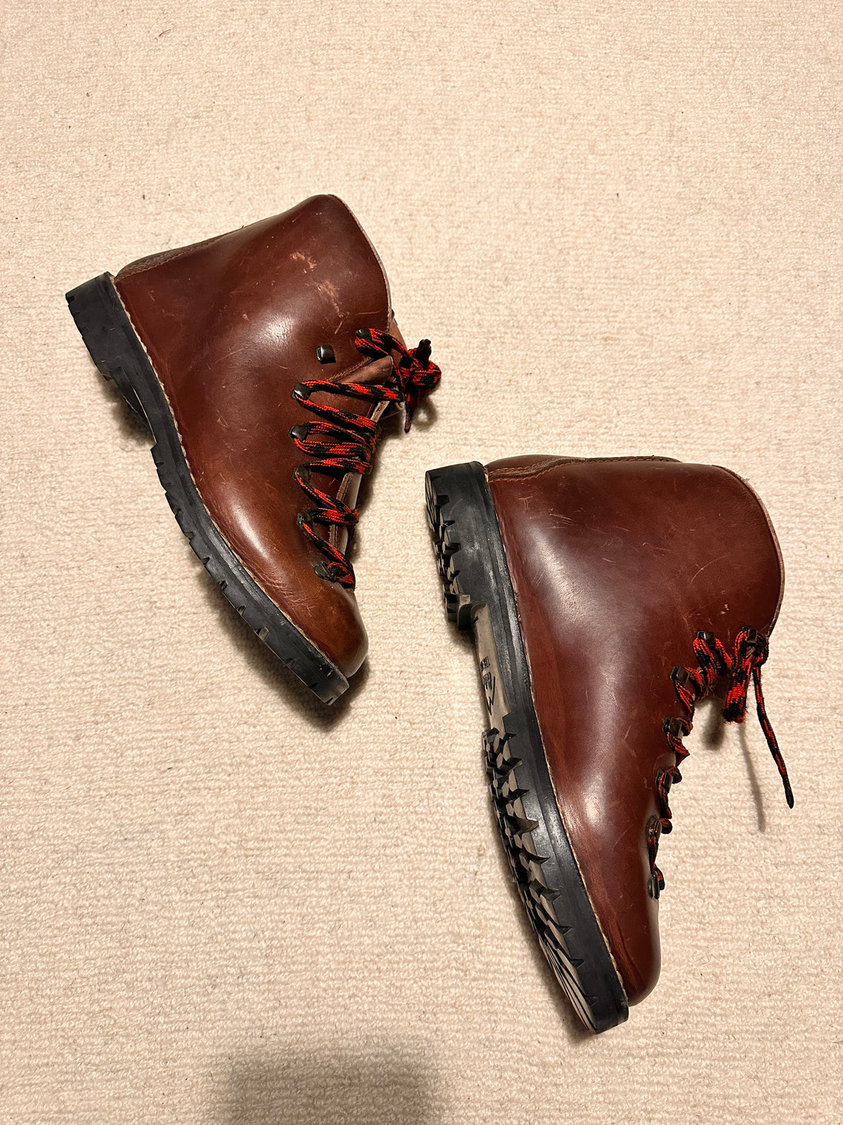 MARKETPLACE - DANNER \ 10D