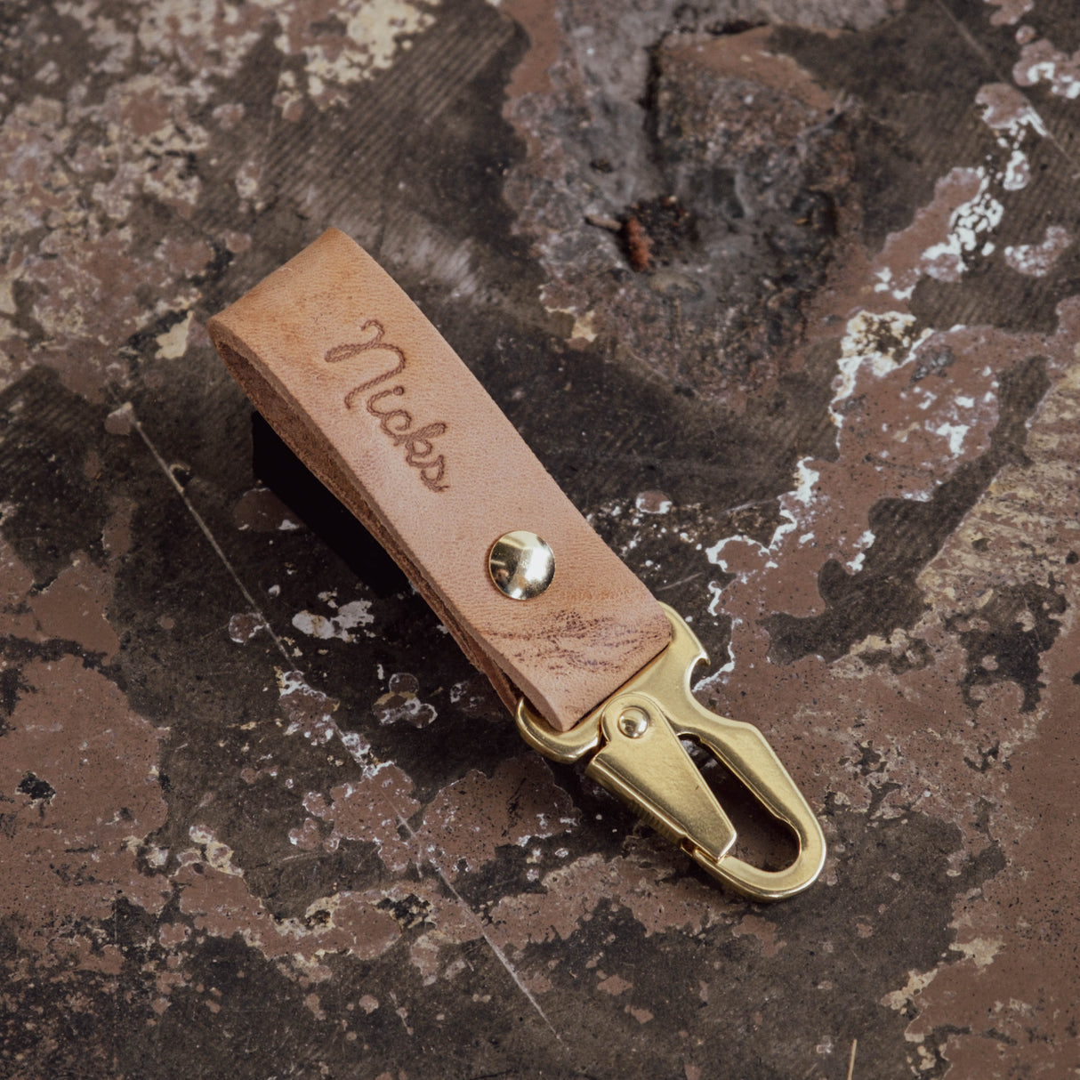 Stained Russet Horsehide Key Clip - Limited Run