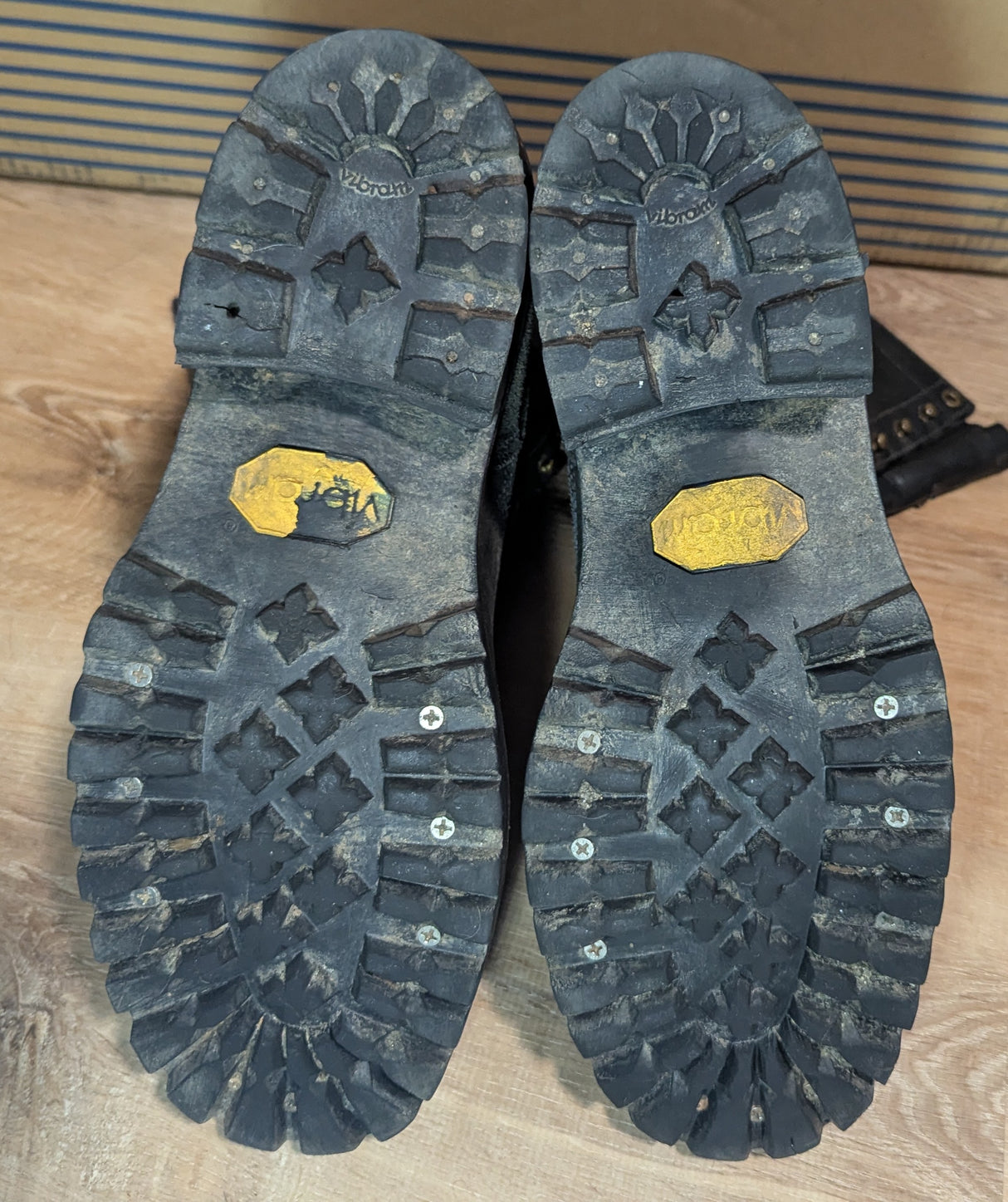 MARKETPLACE - NICKS \ 9.5D