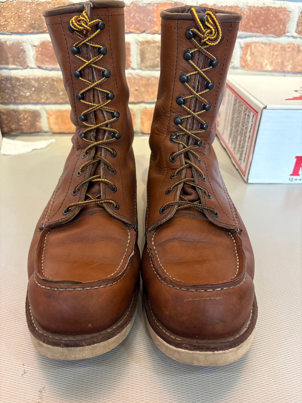 MARKETPLACE - RED WING \ 10877