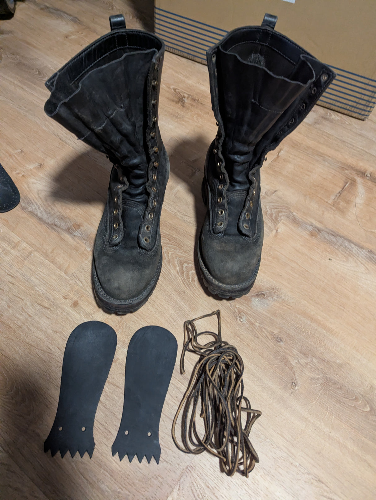 MARKETPLACE - NICKS \ 9.5D