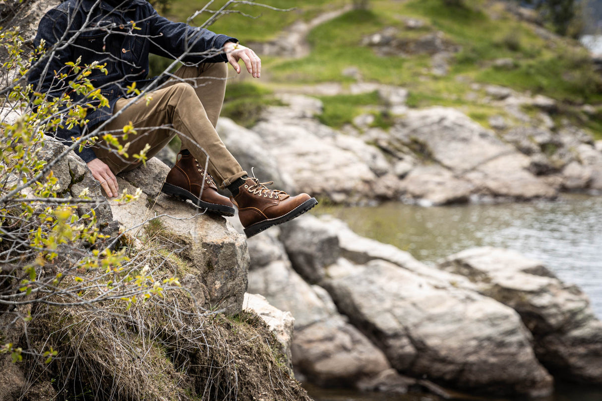 Ridgeline hiking boot on the trail