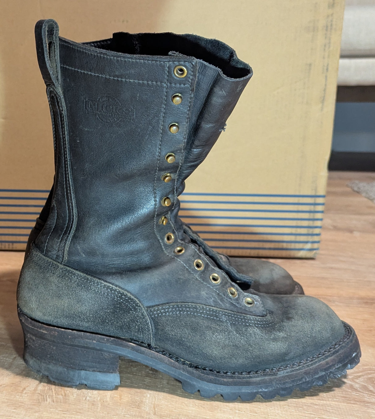 MARKETPLACE - NICKS \ 9.5D