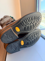 MARKETPLACE - WHITES Nomad \ 9.5D