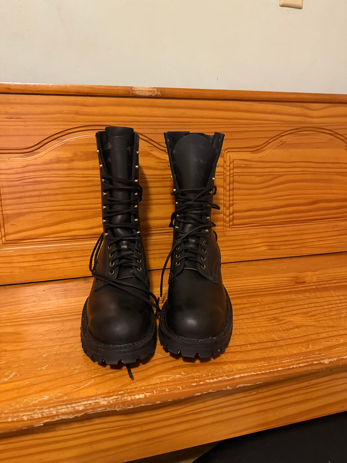 MARKETPLACE - WHITES Smoke Jumper \ 12.5D