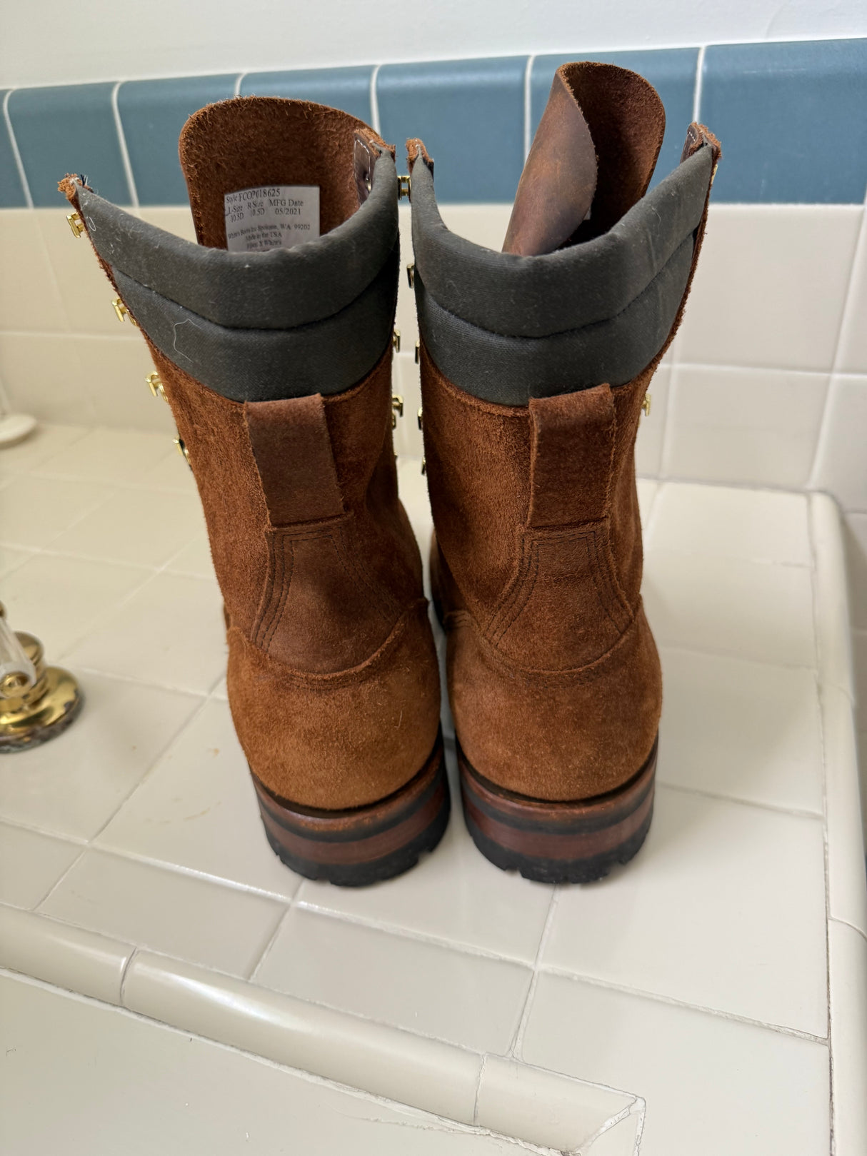 MARKETPLACE - WHITES Filson \ 10.5D
