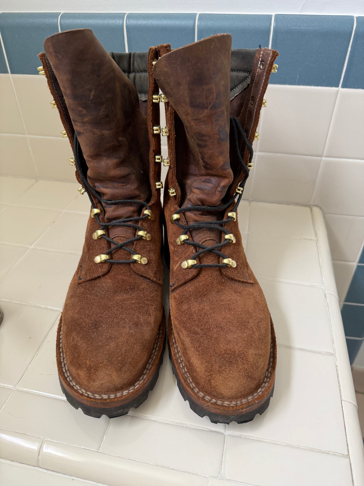 MARKETPLACE - WHITES Filson \ 10.5D