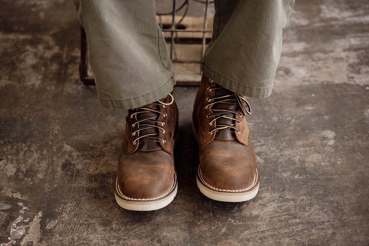 Waxy Commander Suede - Aged Bark - Overstock Sale