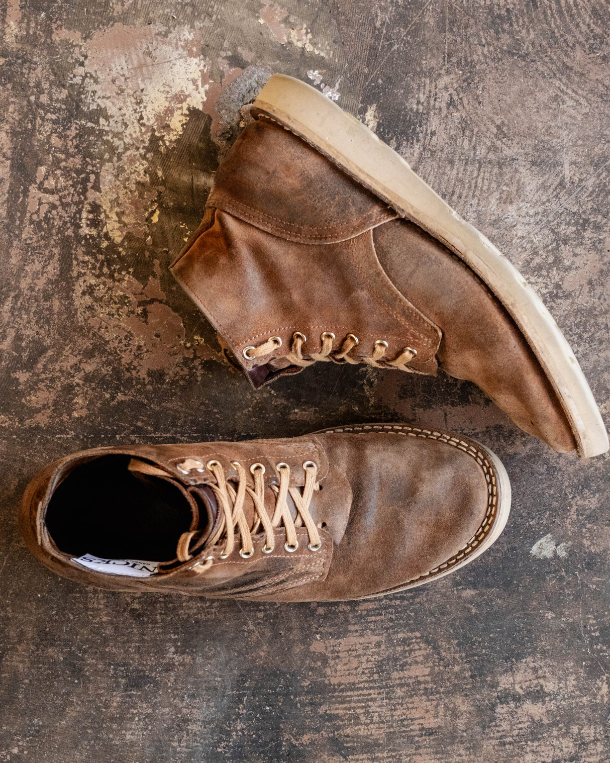 Waxy Commander Suede - Aged Bark - Overstock Sale