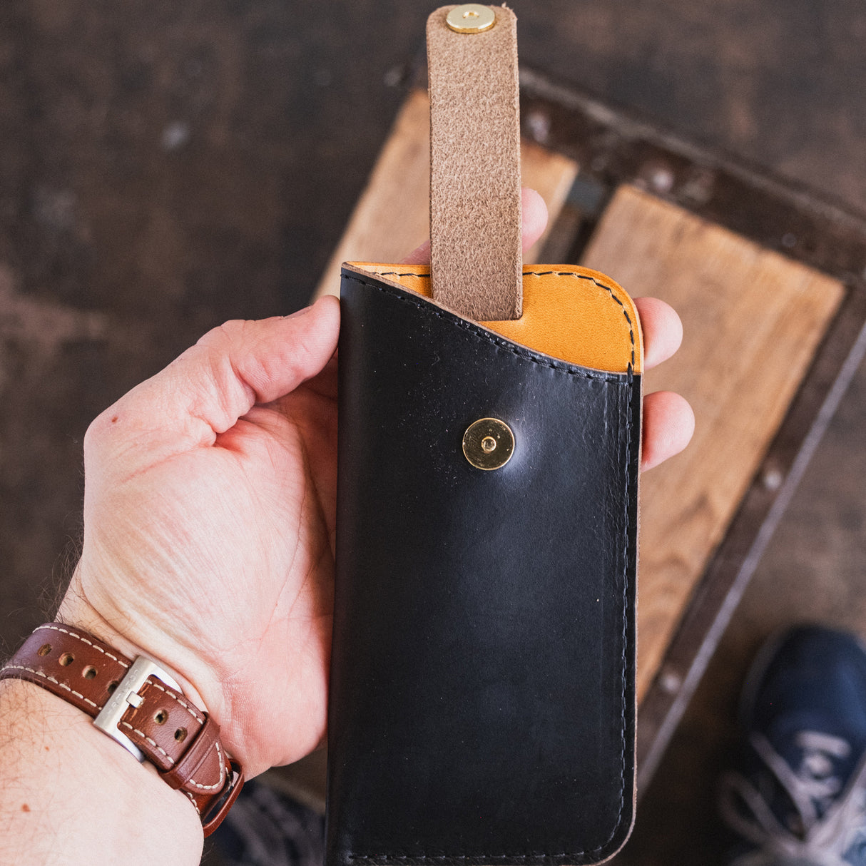 In Stock - Shade Case / Black CXL