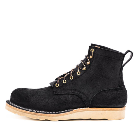 Wedge worker in black smooth over roughout